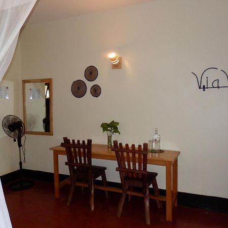 Hotel Viavia Entebbe Extérieur photo